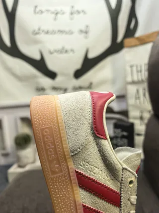 Adidas Samba OG Sneakers Lifestyle Off-White et Rouge 3