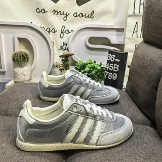 Adidas Samba OG لون فضي وكريمي حذاء أسلوب حياة