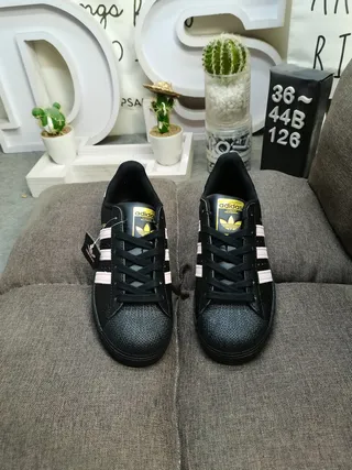 Adidas Superstar Chaussures Lifestyle Noir et Rose Sourire 10