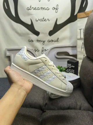 Adidas Superstar sneakers lifestyle matelassées Off-White 5