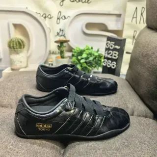 Adidas Tokyo Black 无带三条纹生活方式运动鞋