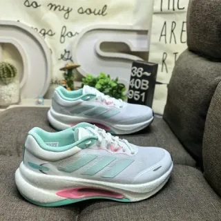 Adidas Ultraboost أبيض نعناع وردي سينيكرز لايف ستايل