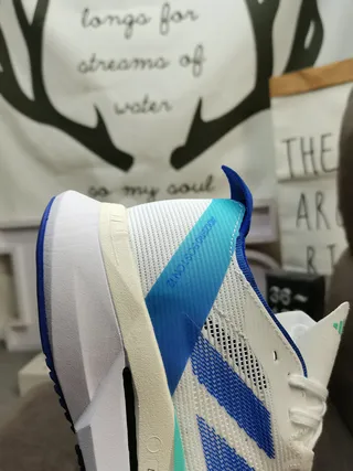 Adidas Blanc Bleu Haut en Maille Ingénierée Trois Rayures Côté Marquage Chaussures de Course 3