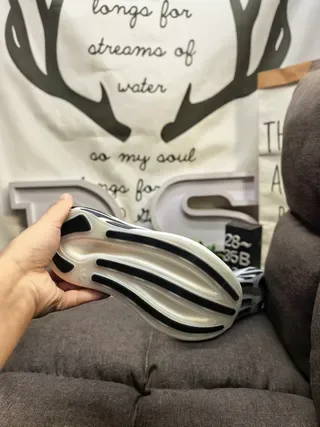 Adidas Blanco Gris Media Suela Esculpida Malla-Sintético Híbrido Superior Sneakers Estilo de Vida 24