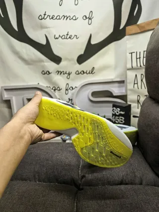 Adidas Zapatos Lifestyle Blancos Verdes Bajo Perfil Inspirados en Carreras Perforados Superposición de Tres Rayas 4