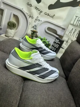 Adidas Zapatos Lifestyle Blancos Verdes Bajo Perfil Inspirados en Carreras Perforados Superposición de Tres Rayas 9