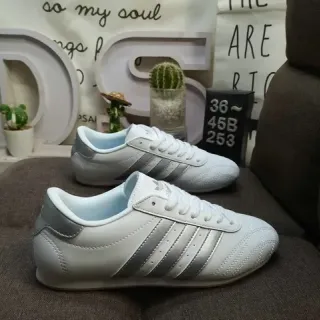 Adidas 白银低帮真皮鞋面生活运动鞋