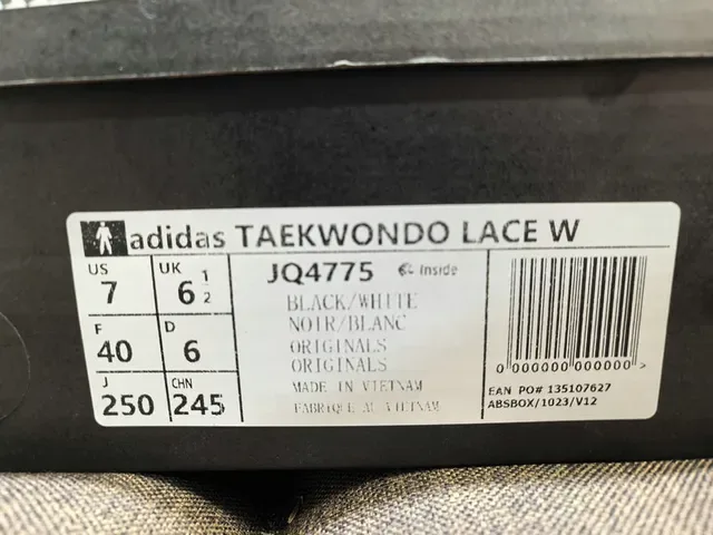 Adidas Tênis Lifestyle Branco Prateado Low-Top com Bico Acushonado 12