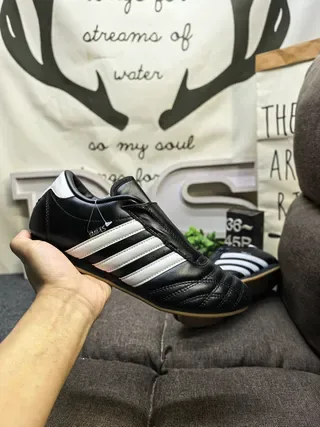 Adidas Tênis Lifestyle Branco Prateado Low-Top com Bico Acushonado 15