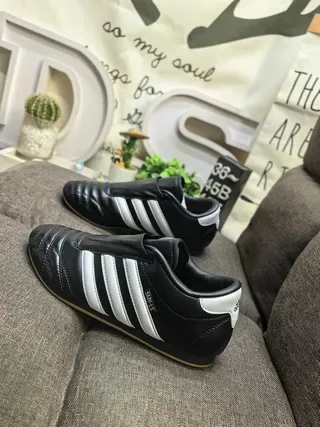 Adidas Tênis Lifestyle Branco Prateado Low-Top com Bico Acushonado 17