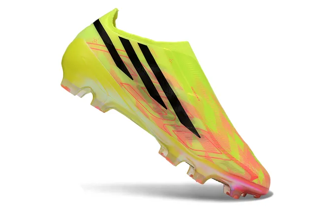 Adidas X Speedflow Hyperfast Chaussures de football jaune néon rose dégradé sur terrain ferme 2