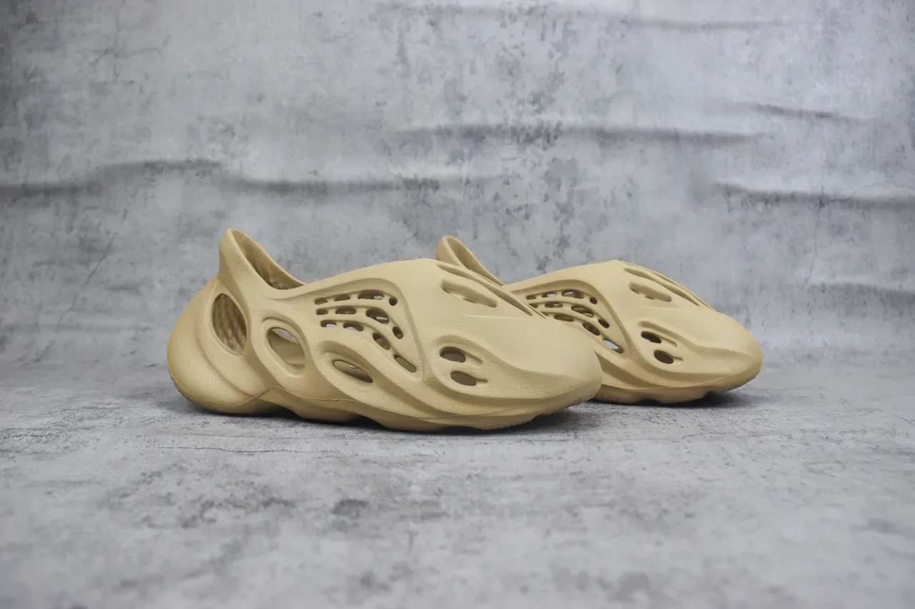 Adidas Yeezy Foam Runner Beige zapatillas lifestyle 3
