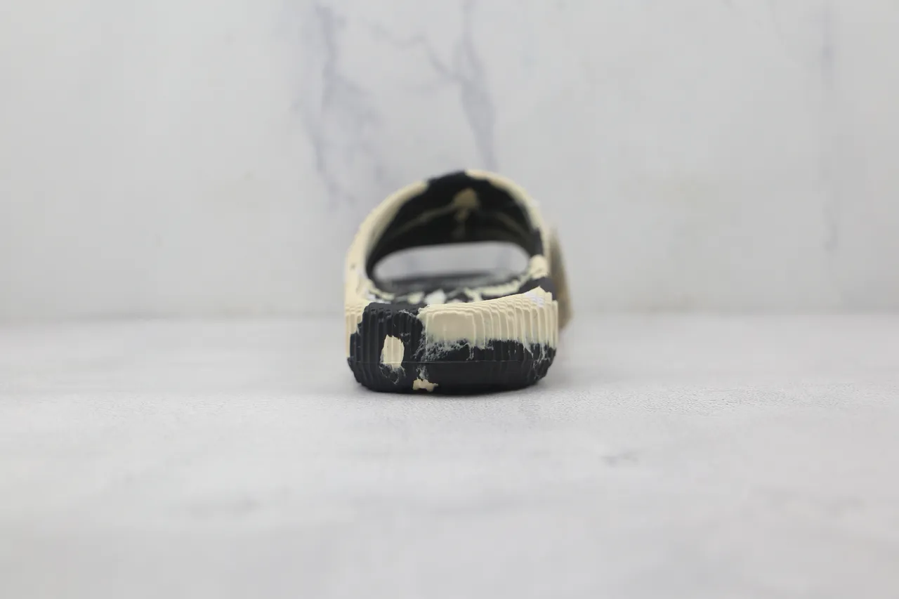 Adidas Yeezy Slide zuecos marbrés noir et crème 9