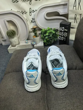Adidas पीला नीला छिद्रित मेश ऊपरी तीन पट्टियाँ सिंथेटिक ओवरले रनिंग जूते 8