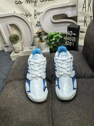 Adidas पीला नीला छिद्रित मेश ऊपरी तीन पट्टियाँ सिंथेटिक ओवरले रनिंग जूते 10