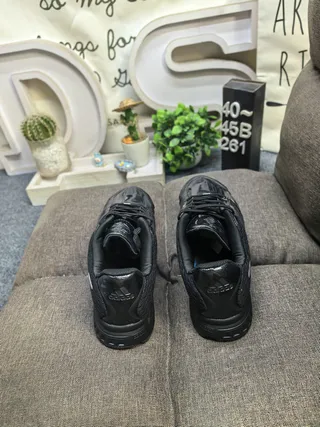 Adidas पीला नीला छिद्रित मेश ऊपरी तीन पट्टियाँ सिंथेटिक ओवरले रनिंग जूते 18