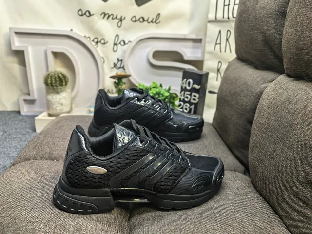 Adidas पीला नीला छिद्रित मेश ऊपरी तीन पट्टियाँ सिंथेटिक ओवरले रनिंग जूते 21
