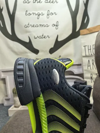 Adidas पीला नीला छिद्रित मेश ऊपरी तीन पट्टियाँ सिंथेटिक ओवरले रनिंग जूते 23