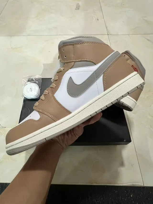 Tênis de basquete Air Jordan 1 High bege cinza branco 5