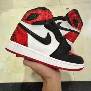 Tênis de basquete Air Jordan 1 High pele de cobra vermelho preto branco