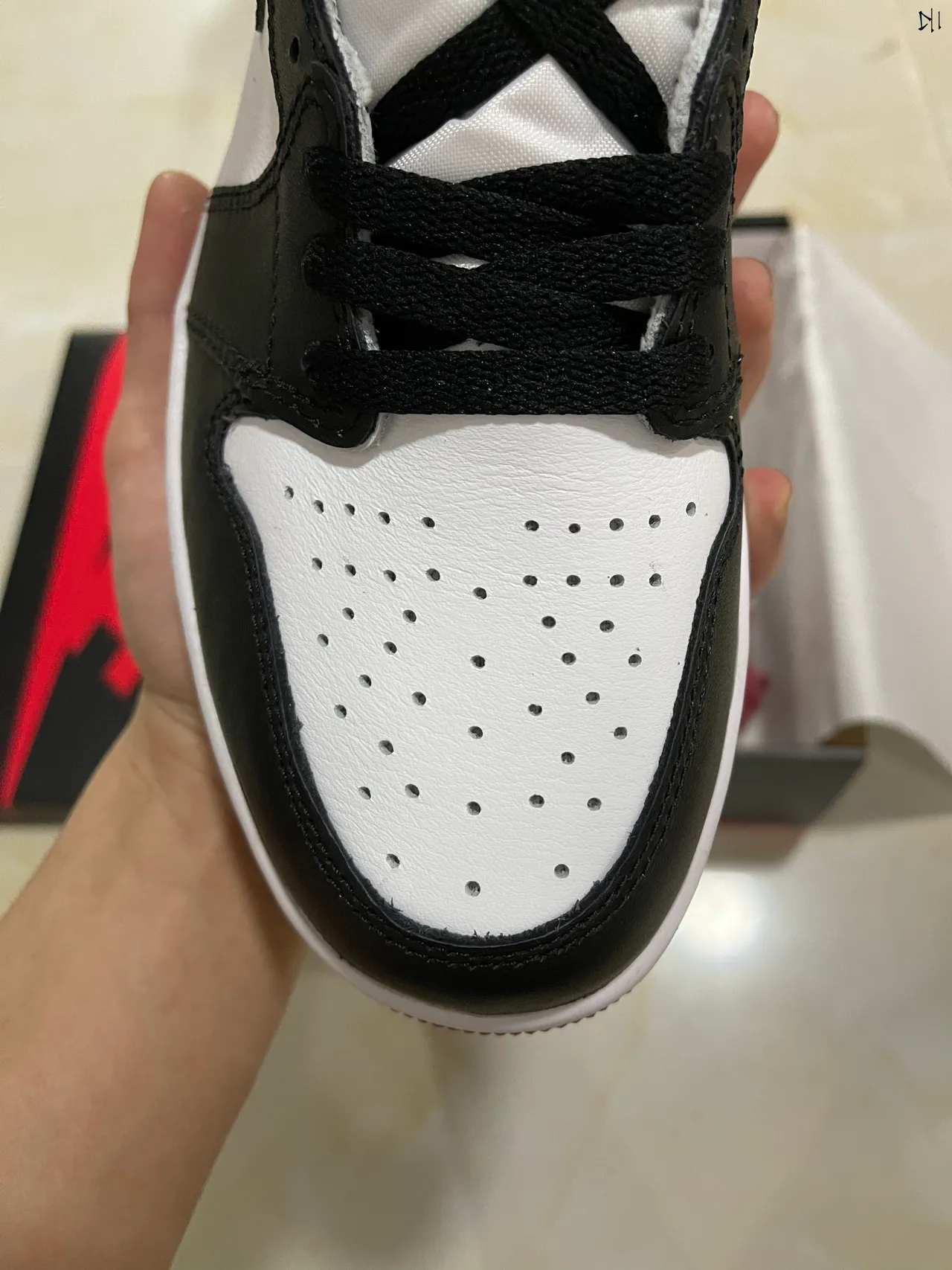Chaussures de basketball Air Jordan 1 High blanc noir rouge 3