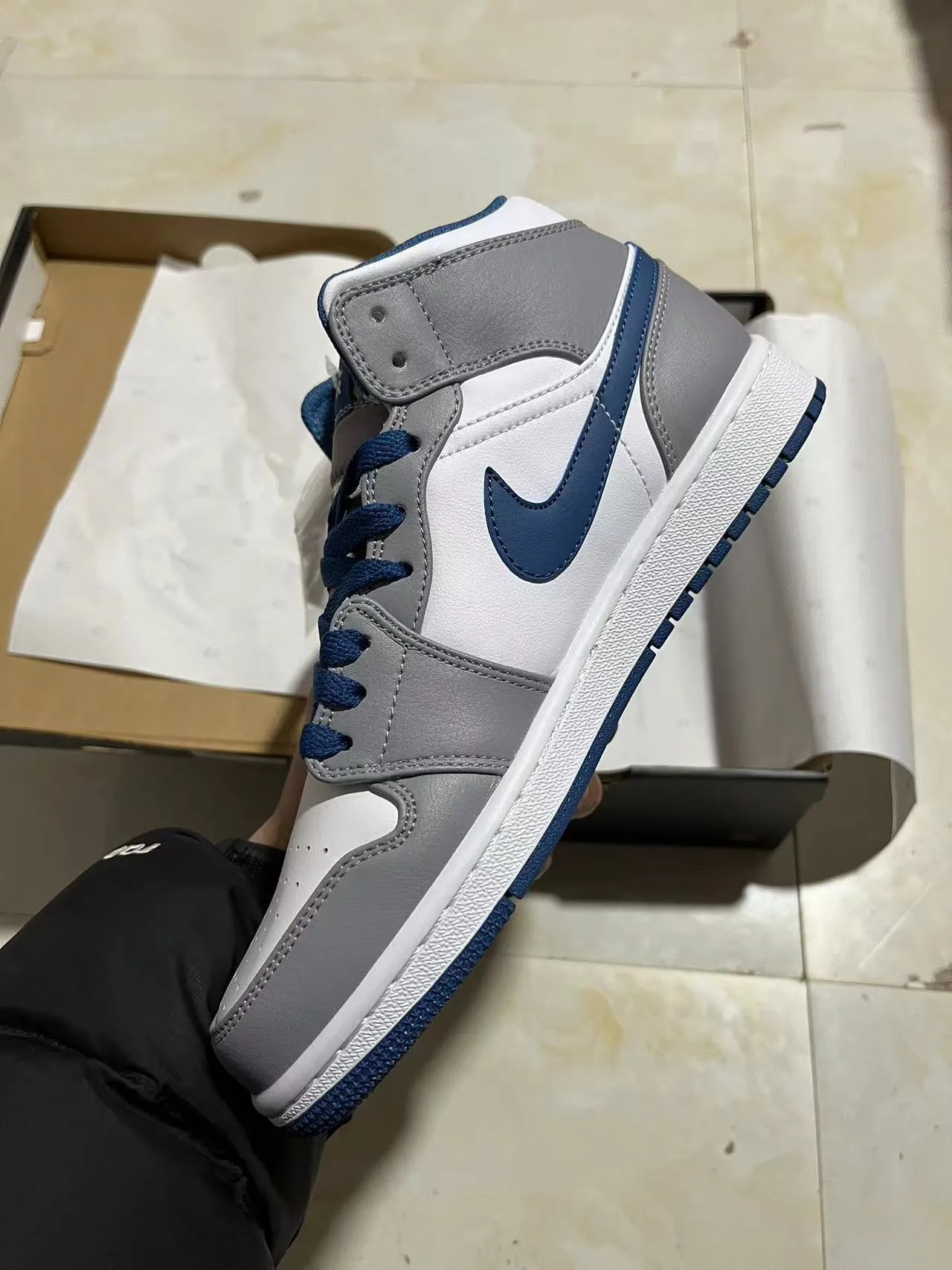 Air Jordan 1 High সাদা ধূসর নেভি বাস্কেটবল জুতা 3