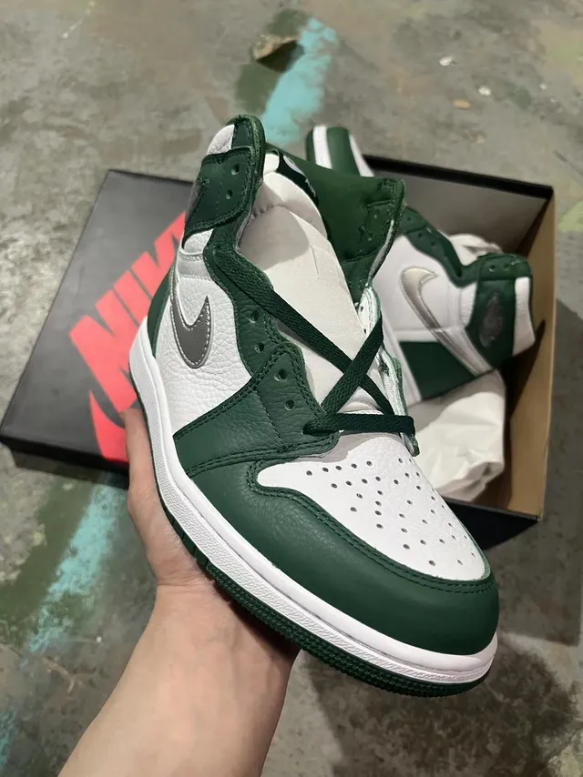 Air Jordan 1 High সাদা সবুজ মেটালিক Swoosh বাস্কেটবল জুতো 2