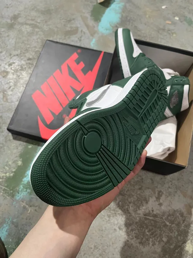 Air Jordan 1 High সাদা সবুজ মেটালিক Swoosh বাস্কেটবল জুতো 4