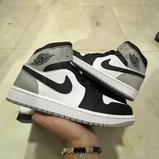 Air Jordan 1 High वोल्फ ग्रे ब्लैक व्हाइट बास्केटबॉल जूते