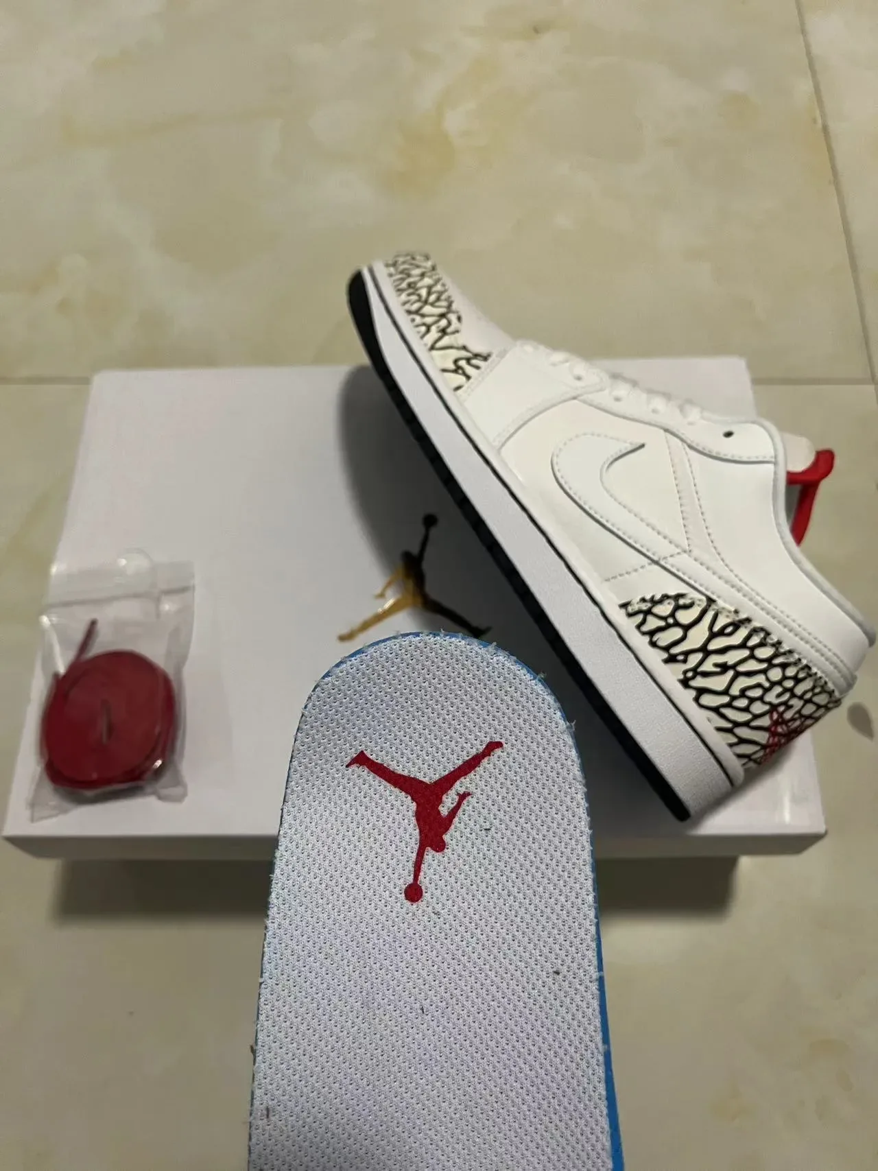 Air Jordan 1 Low Elephant Print Blanco Negro Rojo Zapatillas Lifestyle 10