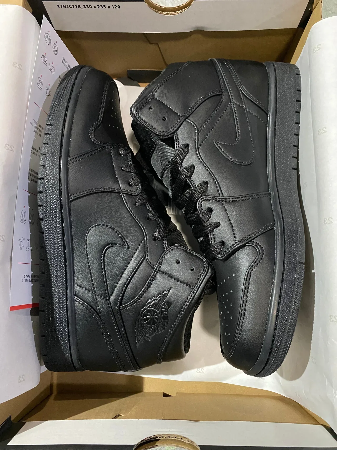 Air Jordan 1 全黑真皮高帮篮球鞋 7