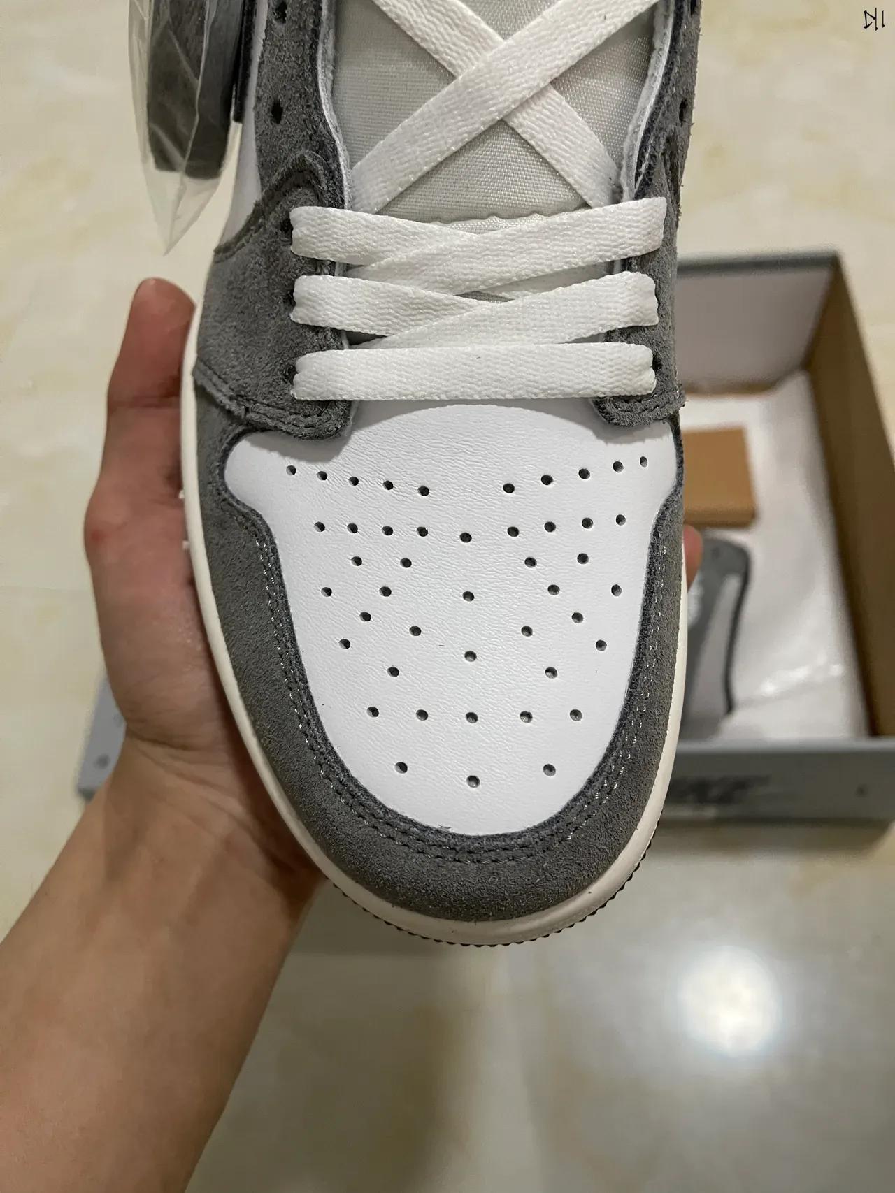 Air Jordan 1 White and Gray Suede High-Top Basketball Shoes 3