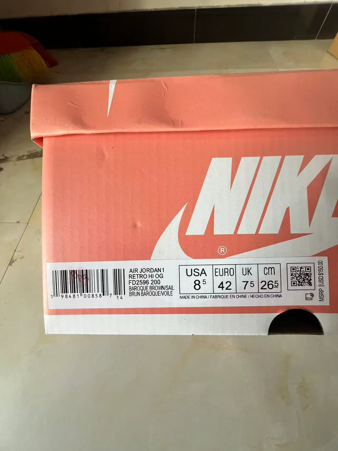 Tênis de basquete Air Jordan 1 cano alto com cabedal de couro branco e preto 10