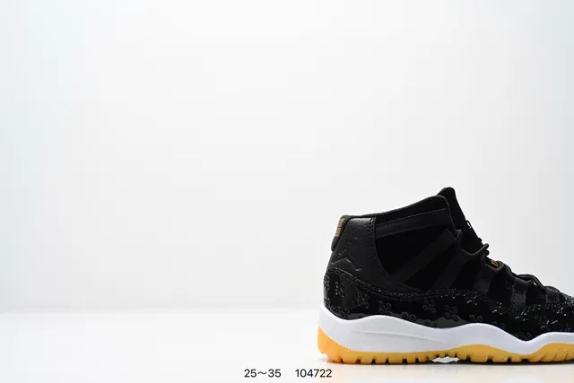 Air Jordan 11 काले पेटेंट लेदर गम बास्केटबॉल जूते 7