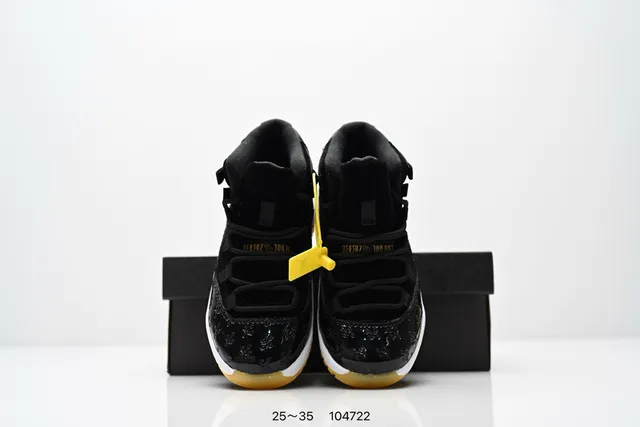 Air Jordan 11 काले पेटेंट लेदर गम बास्केटबॉल जूते 9