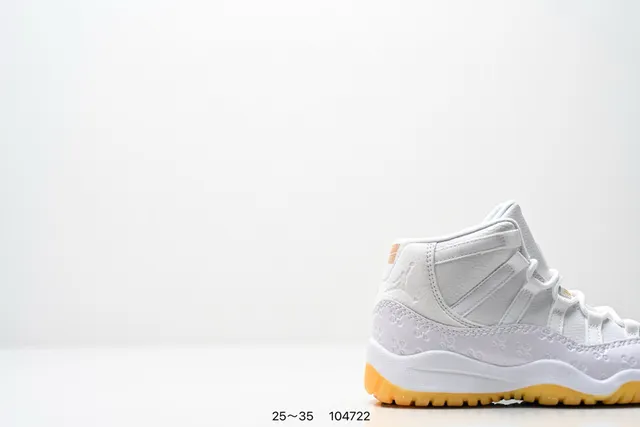 Air Jordan 11 काले पेटेंट लेदर गम बास्केटबॉल जूते 16