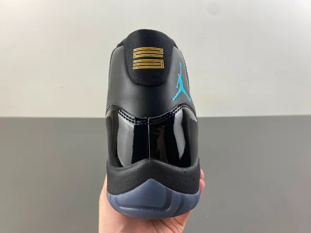 Air Jordan 11 काले पेटेंट लेदर आइस ब्लू बास्केटबॉल जूते 4