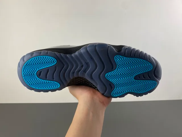 Air Jordan 11 काले पेटेंट लेदर आइस ब्लू बास्केटबॉल जूते 9