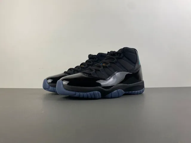 Air Jordan 11 काले पेटेंट लेदर आइस ब्लू बास्केटबॉल जूते 10