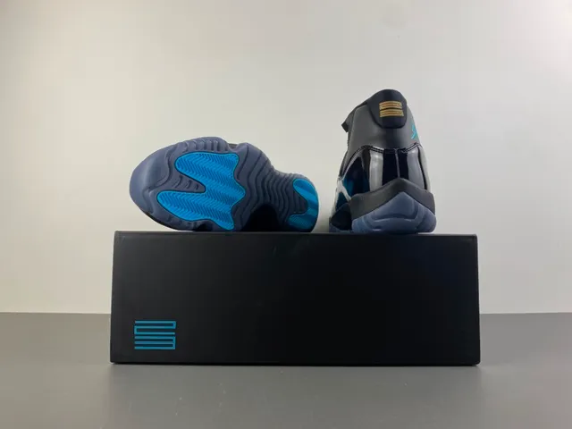 Air Jordan 11 काले पेटेंट लेदर आइस ब्लू बास्केटबॉल जूते 16