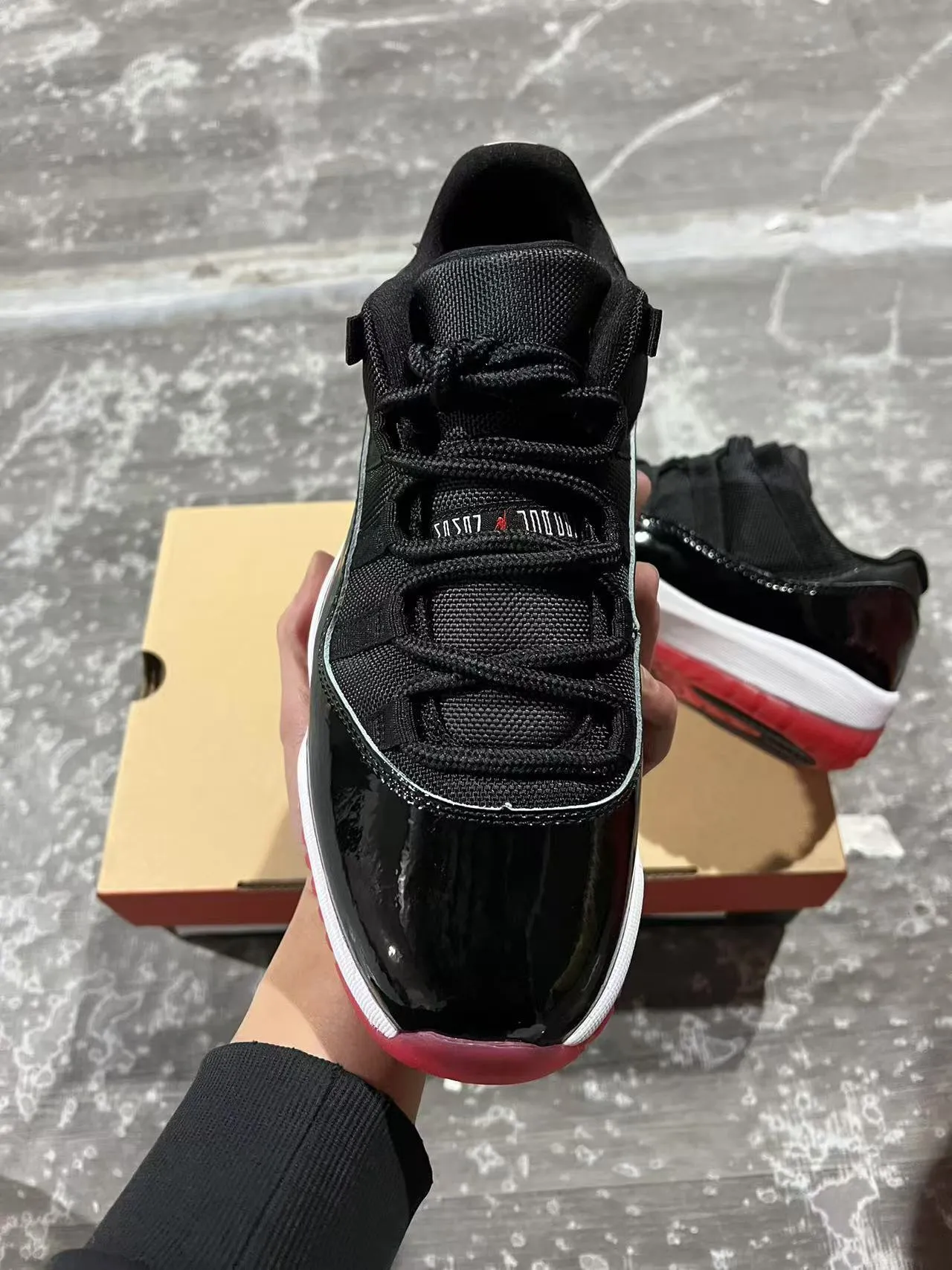 Air Jordan 11 Preto Branco Vermelho Tênis de Basquete 3