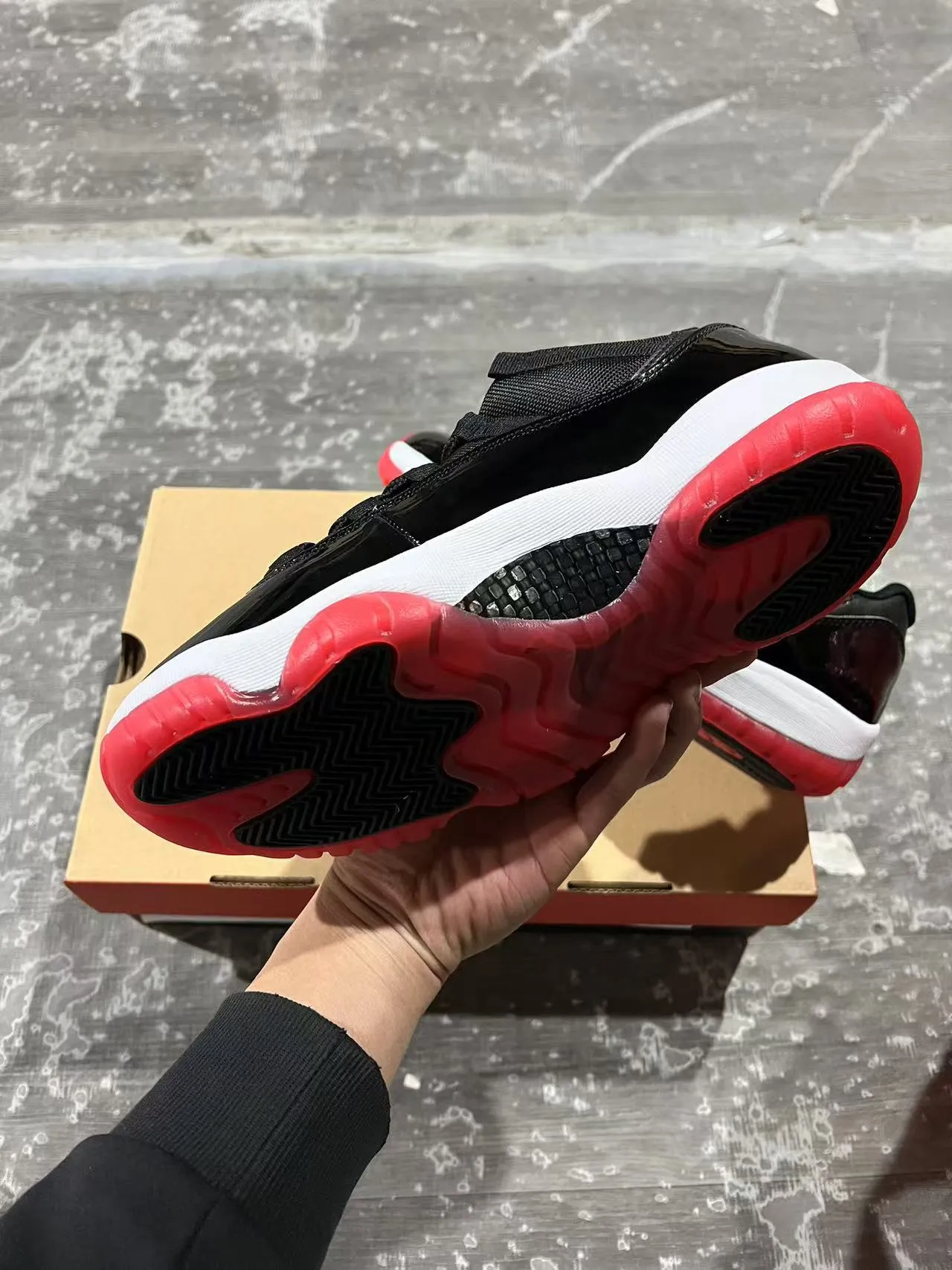 Air Jordan 11 Preto Branco Vermelho Tênis de Basquete 6