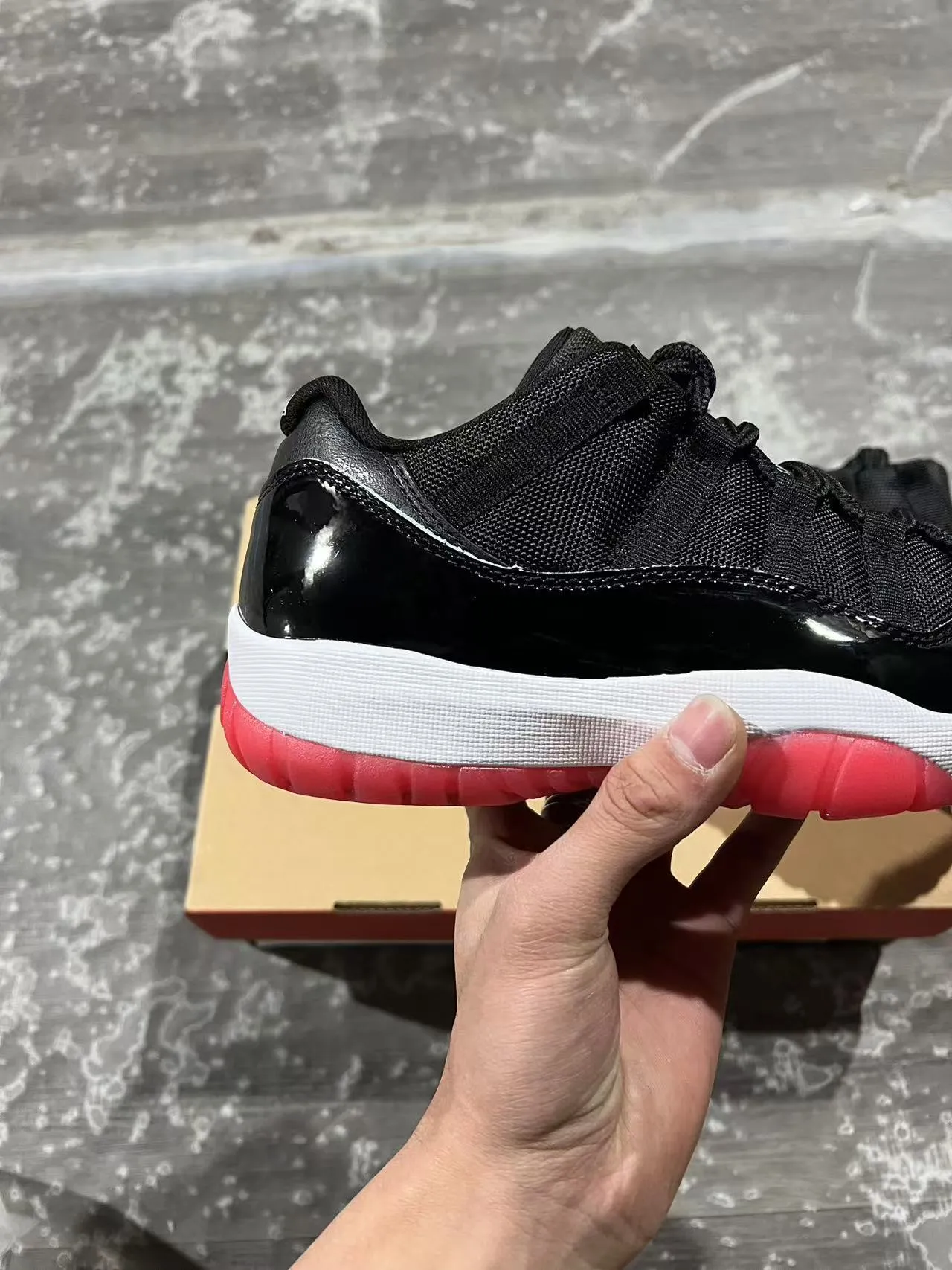 Air Jordan 11 Preto Branco Vermelho Tênis de Basquete 7