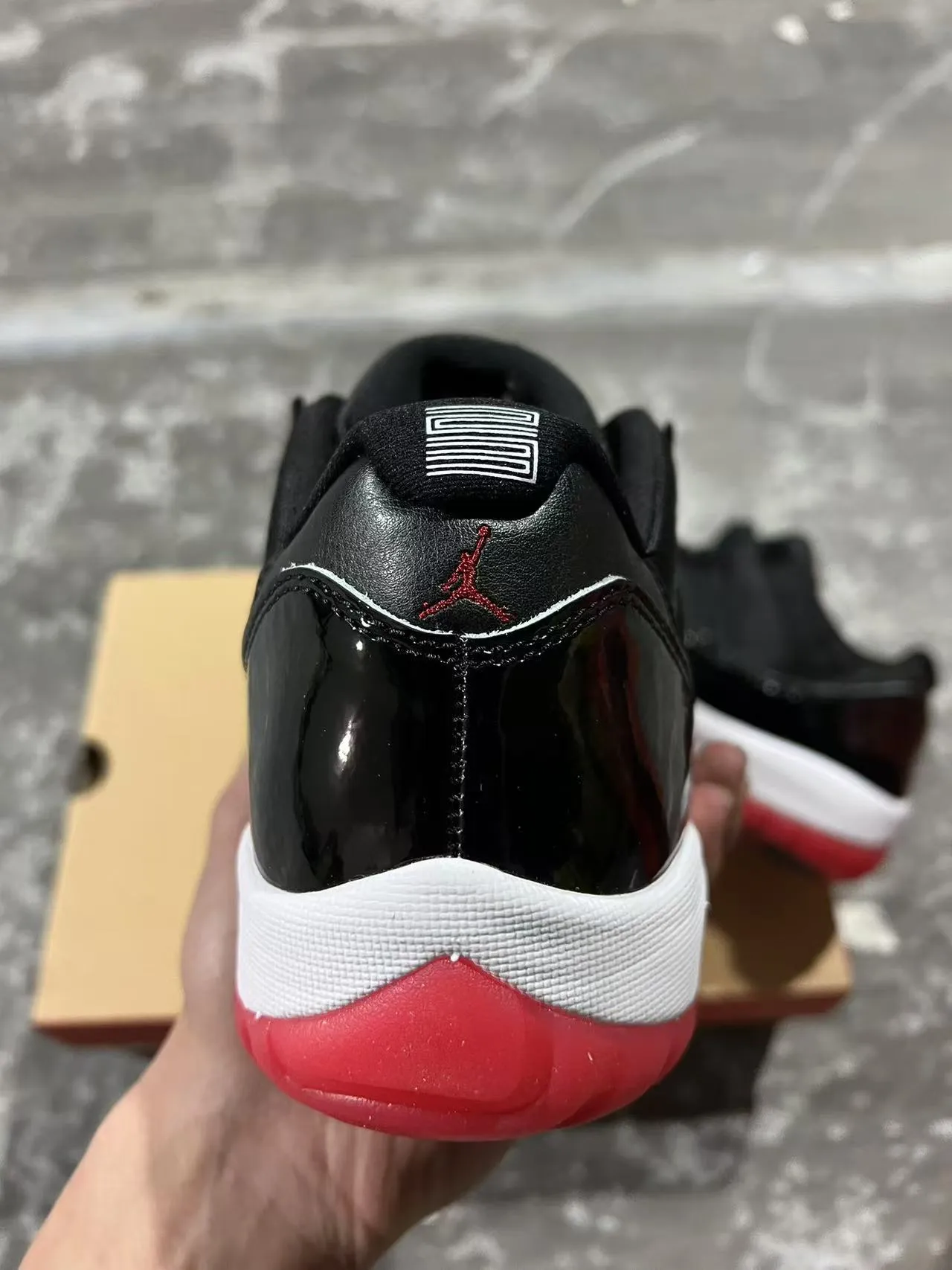 Air Jordan 11 Preto Branco Vermelho Tênis de Basquete 8