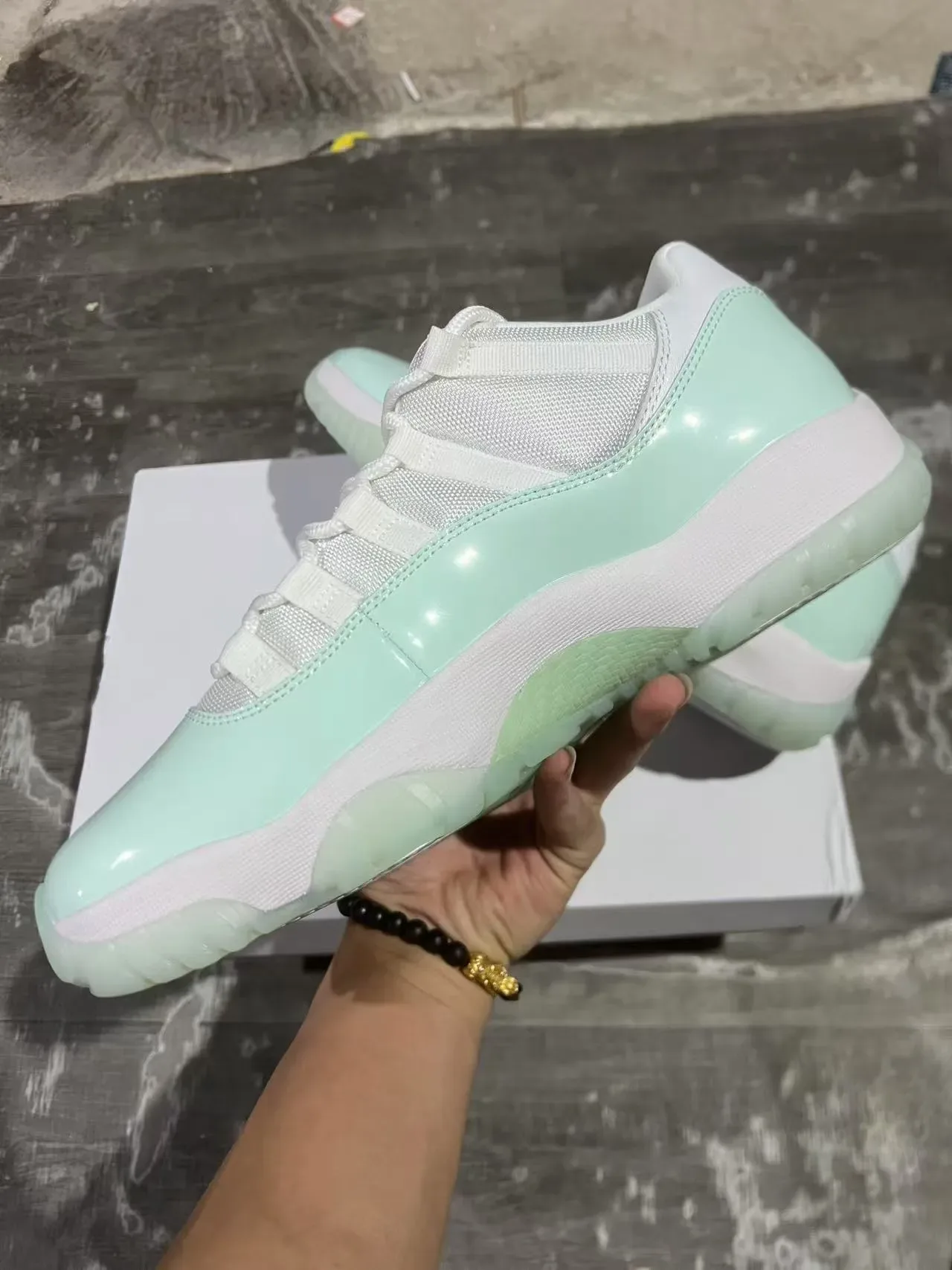 Air Jordan 11 Verde Menta Couro Patentado Tênis de Basquete 5