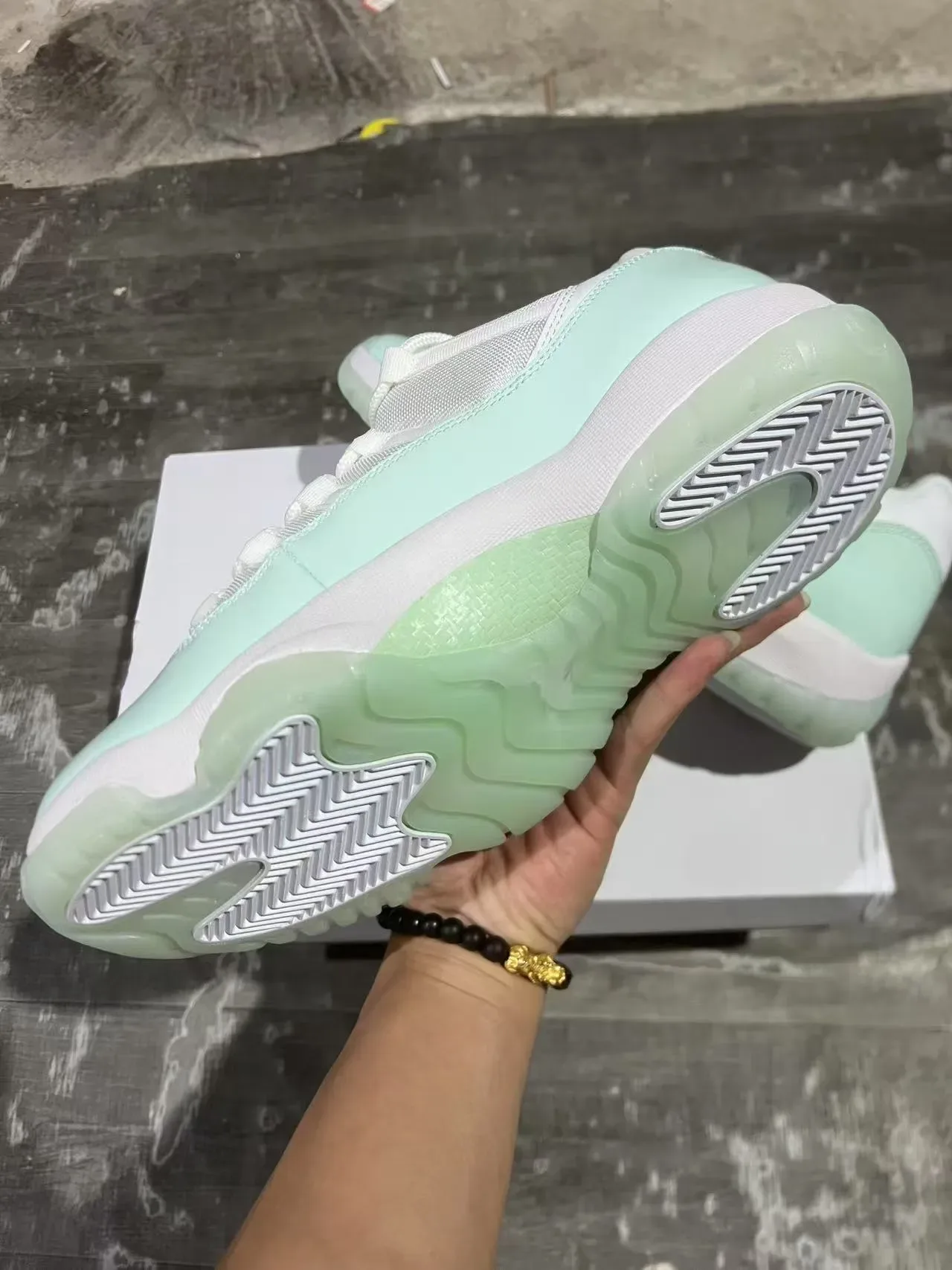 Air Jordan 11 Verde Menta Couro Patentado Tênis de Basquete 6