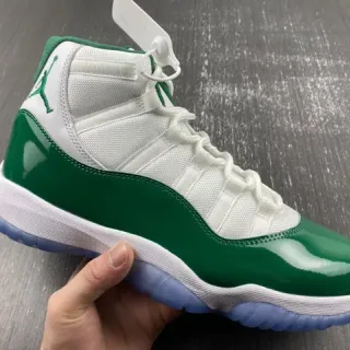 Zapatillas de baloncesto Air Jordan 11 Retro de charol blanco y verde