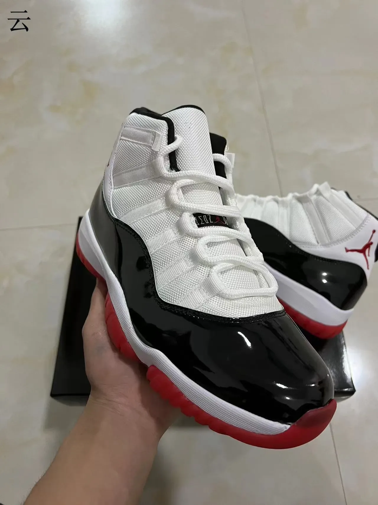 Air Jordan 11 白黑红篮球鞋 2