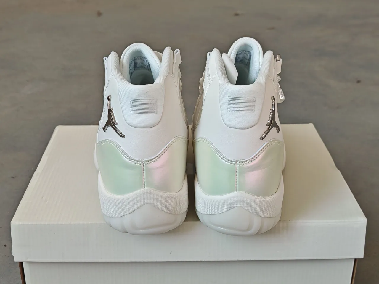 Air Jordan 11 White Iridescent Gradient Basketball Shoes 3