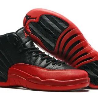 Tênis de basquete Air Jordan 12 preto e vermelho